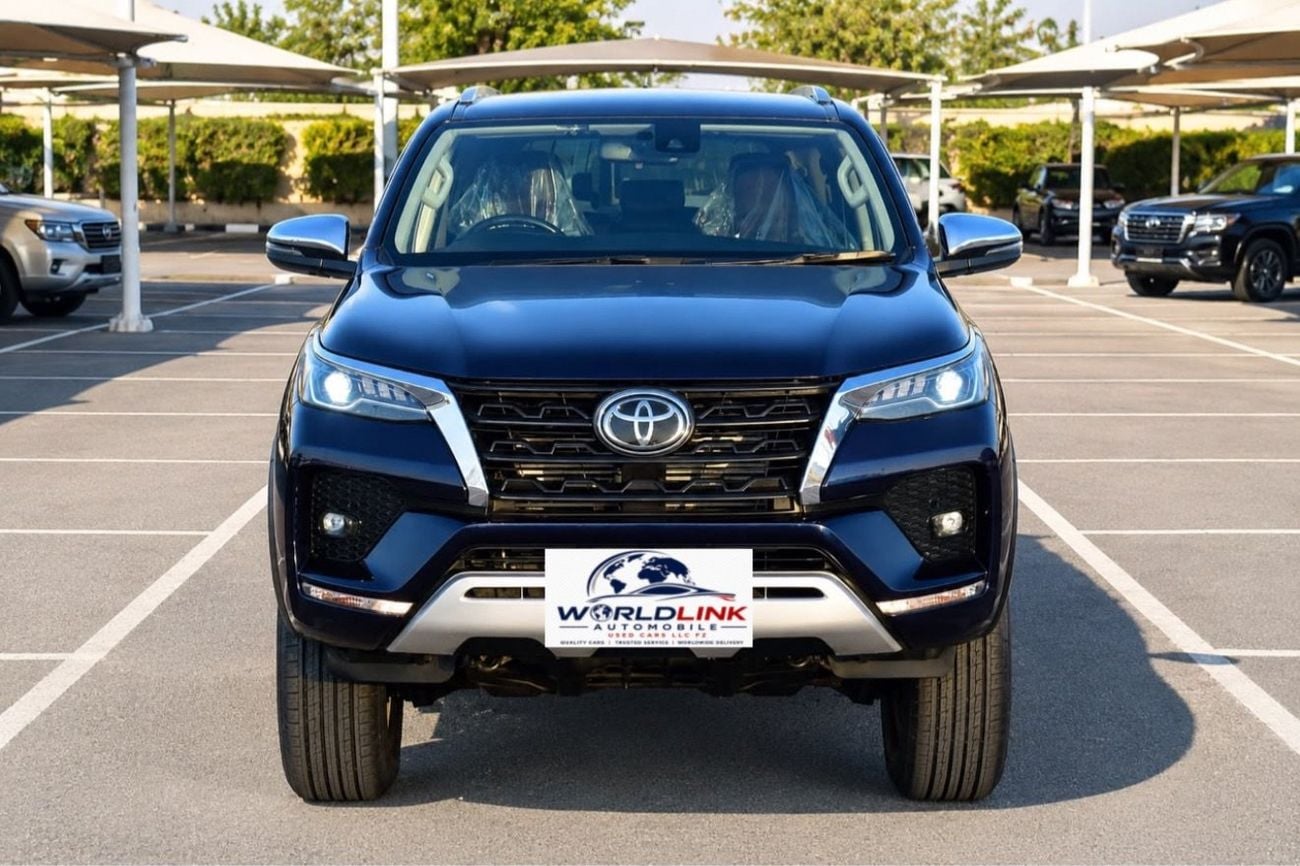 Toyota Fortuner 2.8L Cylinder 4 Diesel Automatic Gear 7 seaters 5 Doors Right Hand Drive 2.8L Diesel Automatic RHD