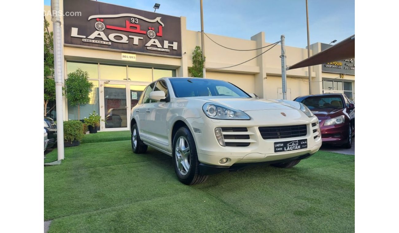 Porsche Cayenne PORSHE CAYENNE MODEL 2008 GCC NUMBER ONE LEATHER SEATS SUN ROOF VERY  GOOD CONDITION