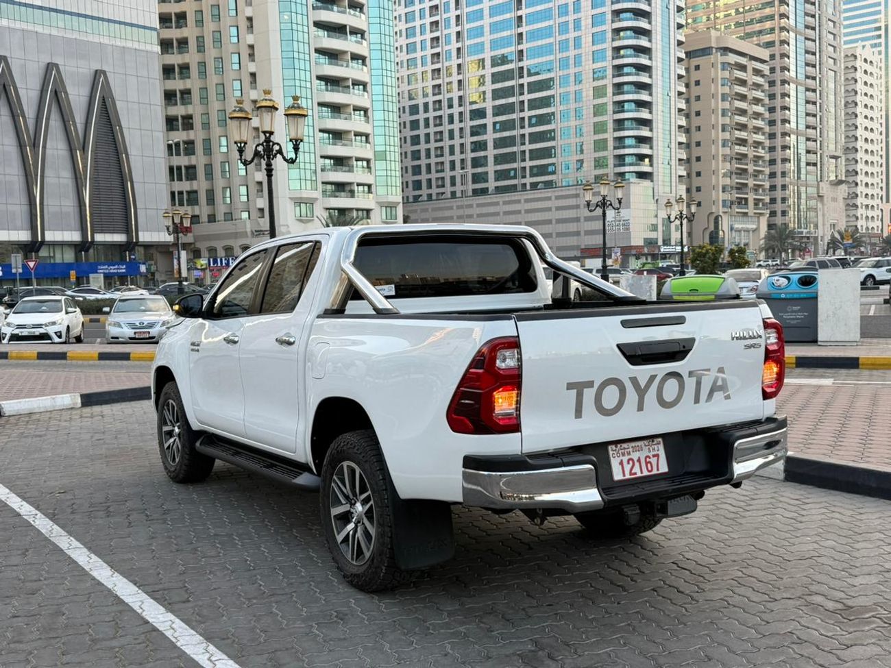 تويوتا هيلوكس Facelift SR Right Hand Drive