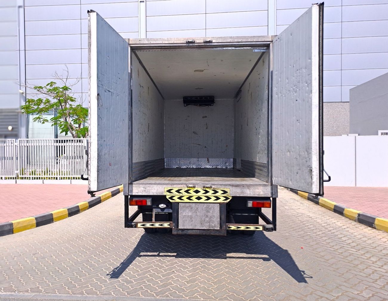 Mitsubishi Fuso Canter GCC CHILLER