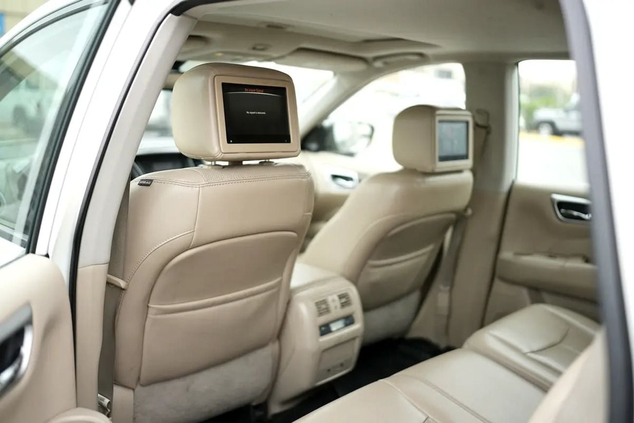 Nissan Pathfinder SL 3.5L (7 Seater) (SL) GCC SPECS WHITE WITH SUNROOF