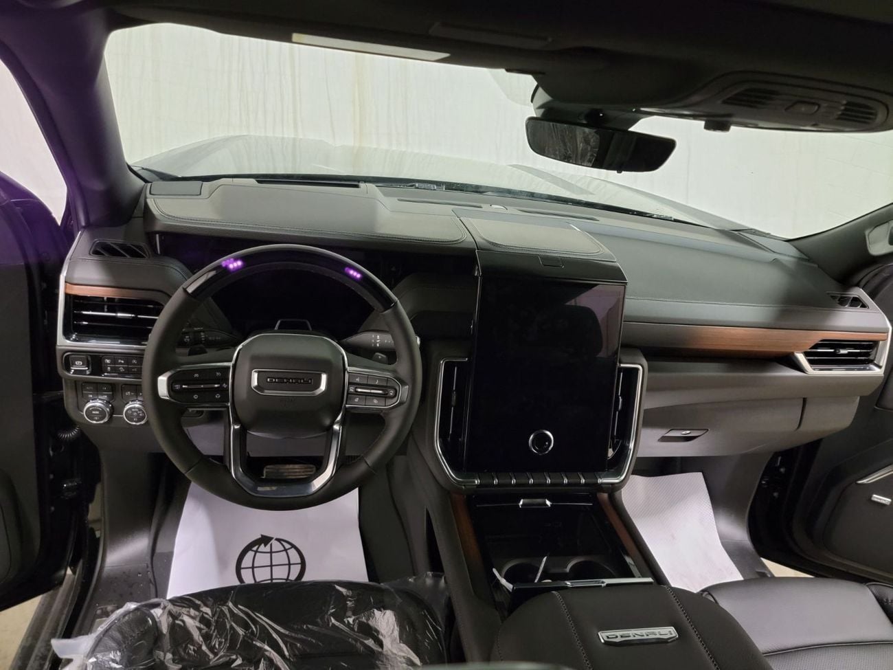 جي أم سي يوكون Denali With Captain Seats  6.2L Brand New