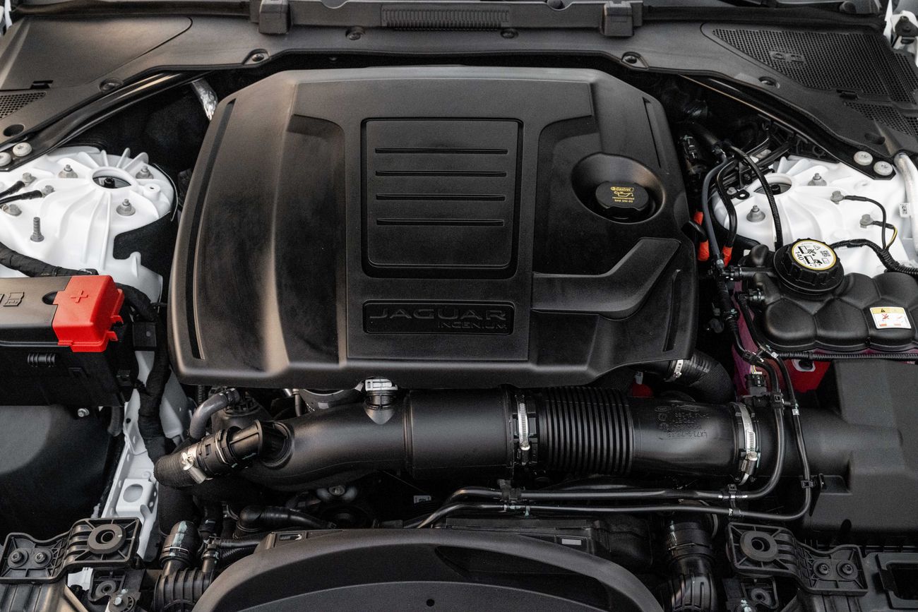 جاكوار XE XE L S P250 | 2,742 P.M | 0% Downpayment | Immaculate Condition!