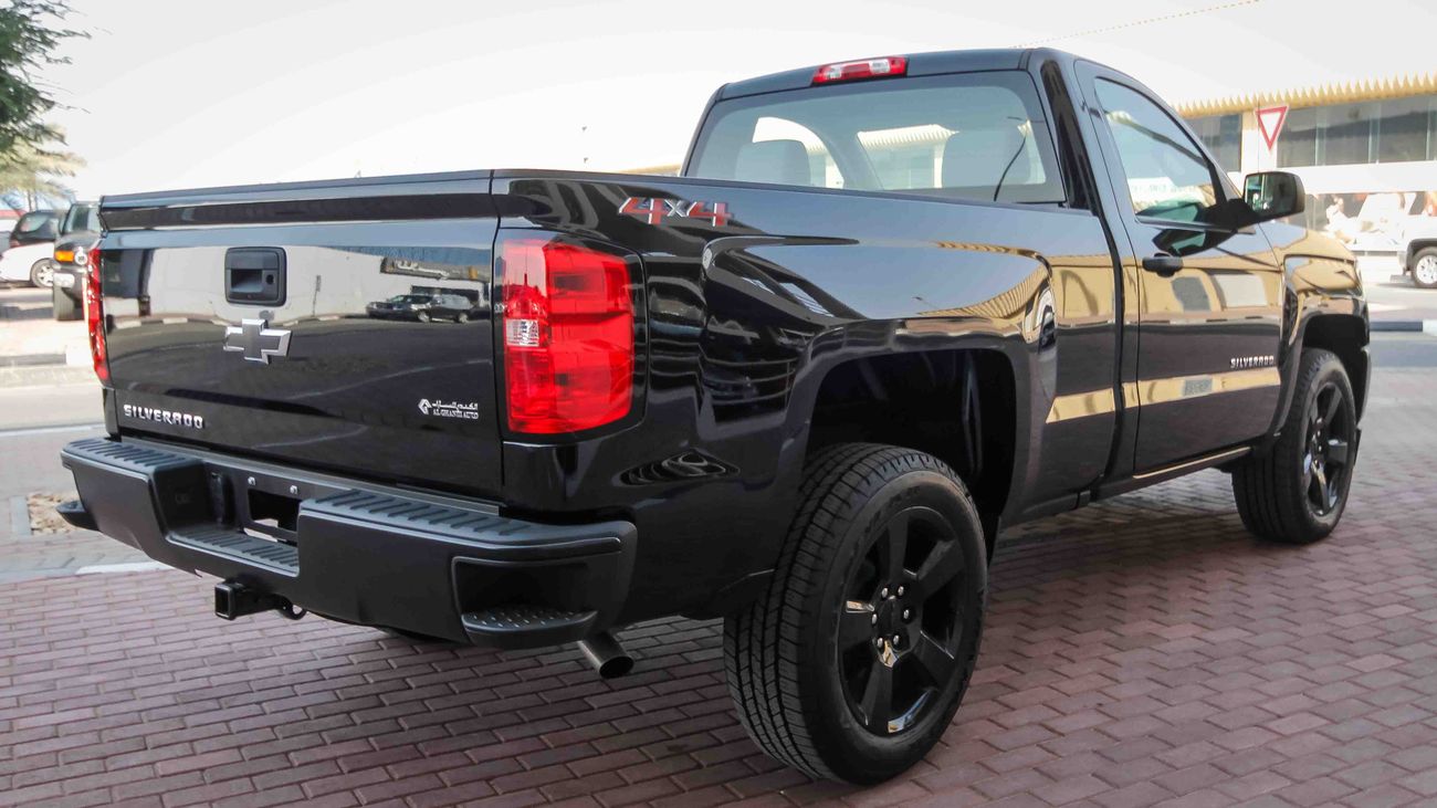 Chevrolet Silverado Black Edition