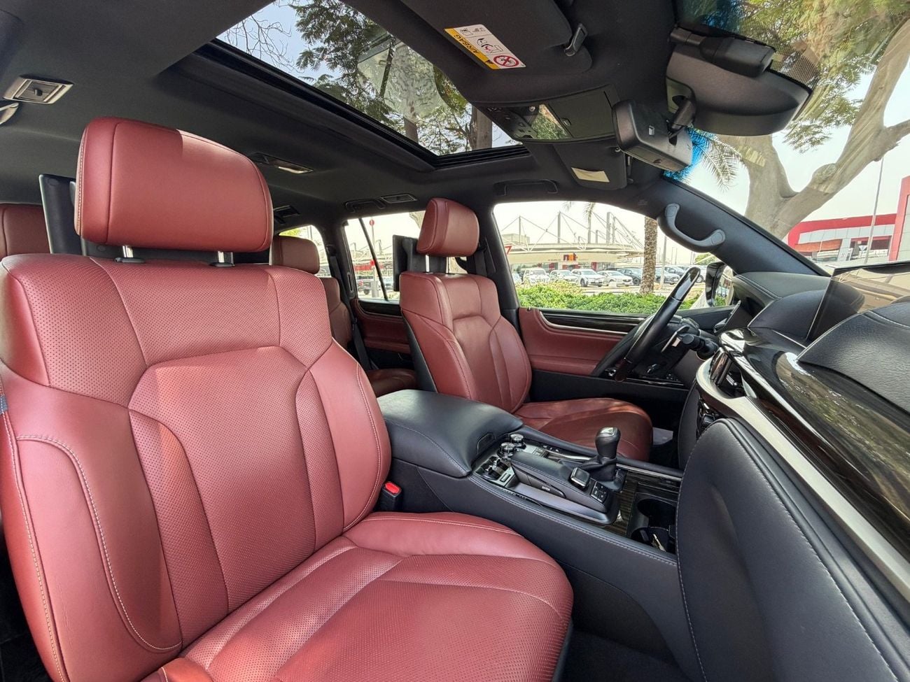 لكزس LX 570 SIGNATURE PLATINUM