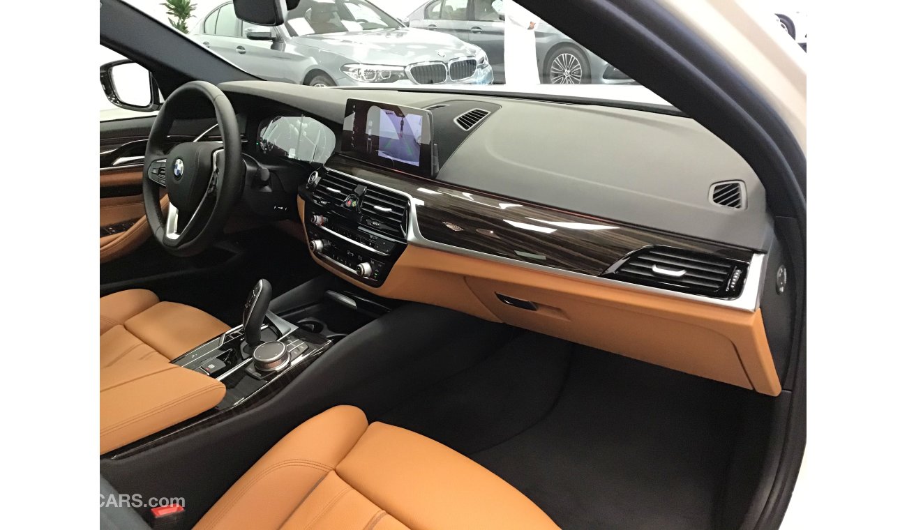 بي أم دبليو 530 i Luxury 2.0L S-Line 2020 Model with GCC Specs