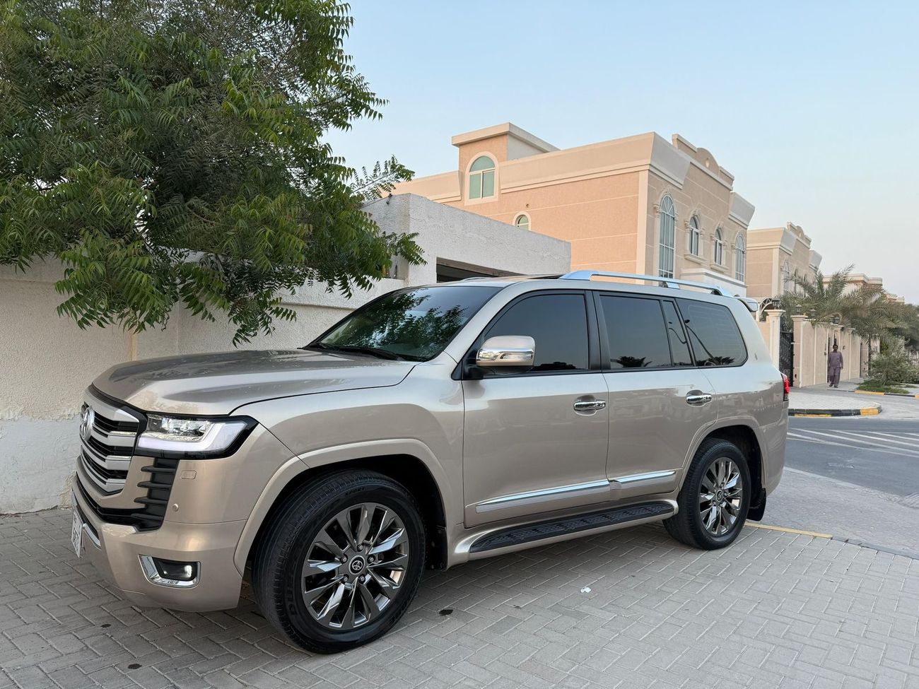 تويوتا لاند كروزر VXR 5.7L AWD