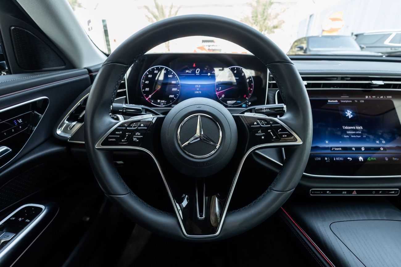 Mercedes-Benz E200 2.0L