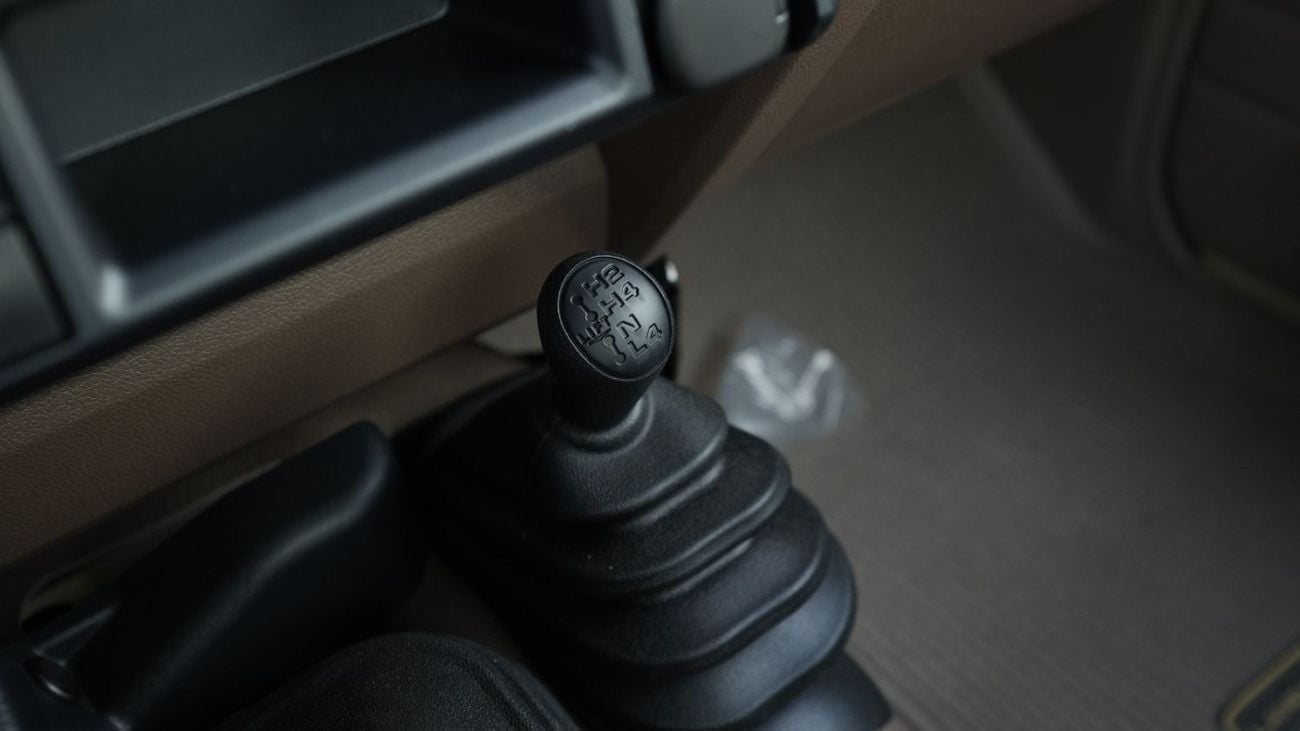 تويوتا لاند كروزر بيك آب Std 4.0L Double Cab Utility 4WD