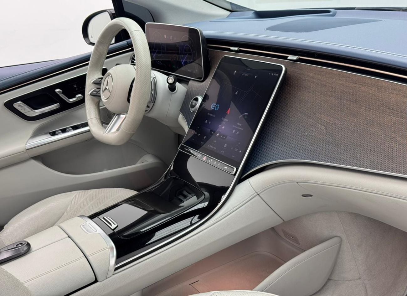 مرسيدس بنز EQE 350+ SUV 2023 Mercedes-Benz EQE 350+ Edition One, 2027 Mercedes Warranty and Service Pack, GCC