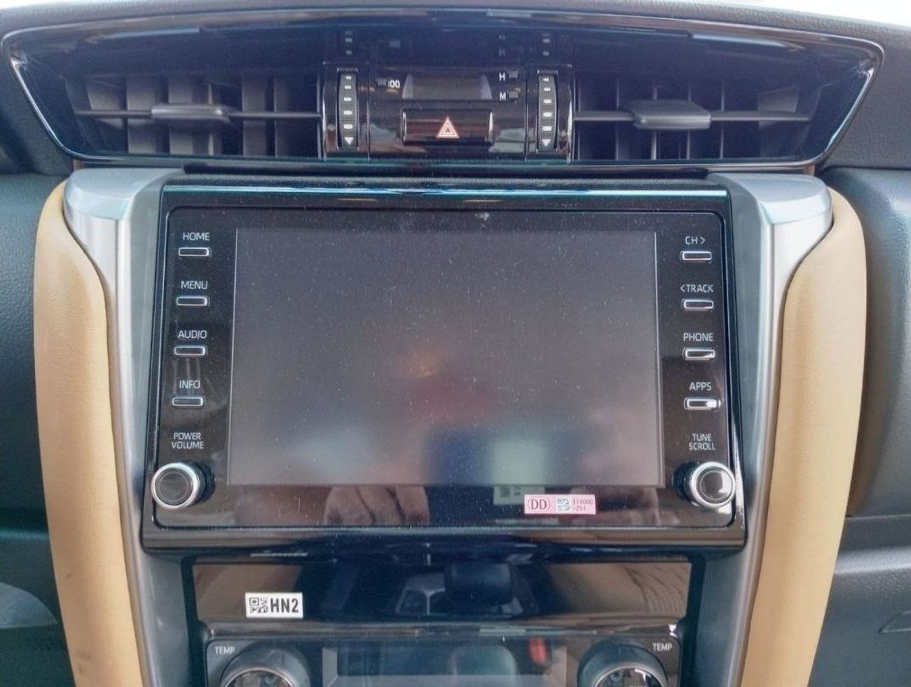 تويوتا فورتونر SR5 2023 A/T 4X4 , V4 2.7L Gasoline suv White color EXPORT ONLY