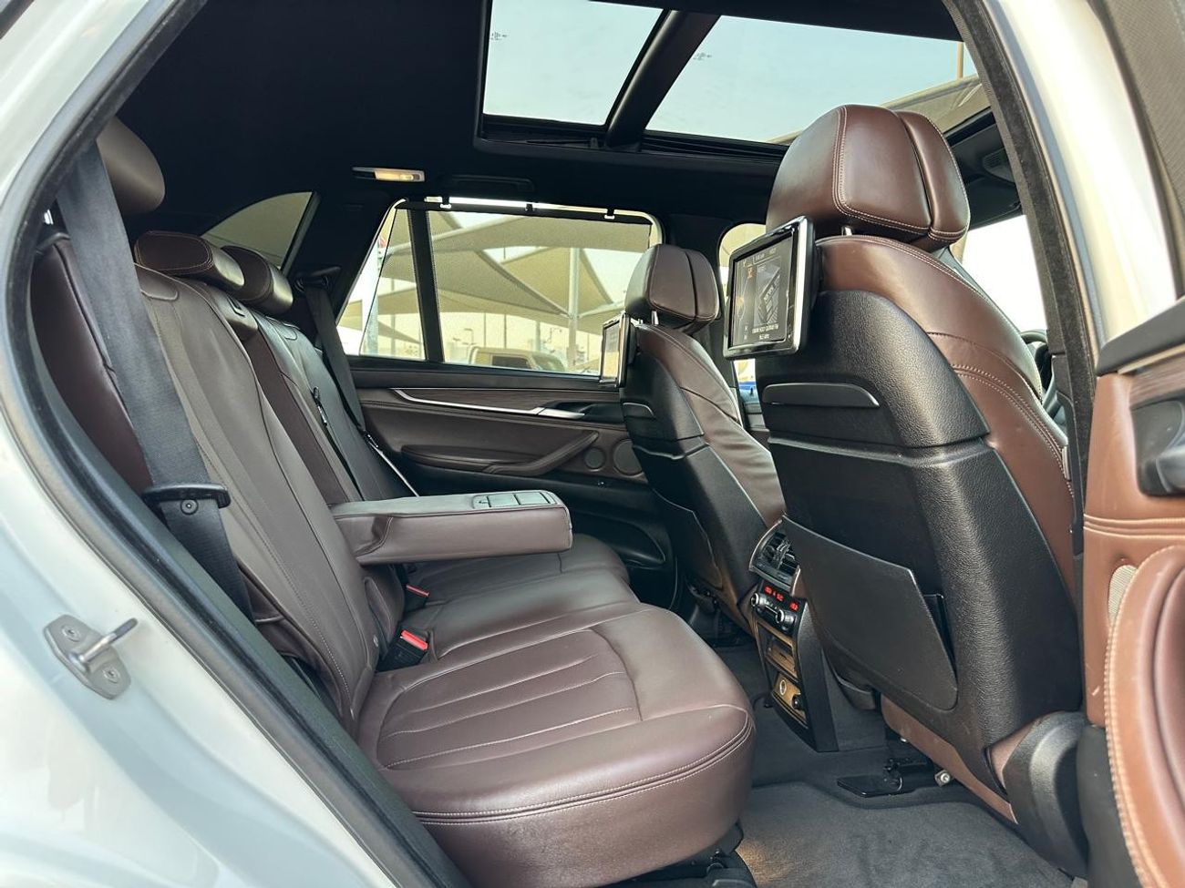 بي أم دبليو X5 50i لاكجري