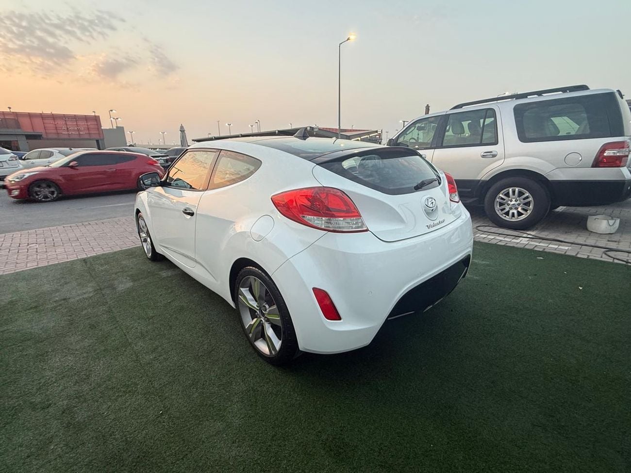 هيونداي فيلوستر GLS SR بانوراما بحاله ممتازه 1.6سي سي