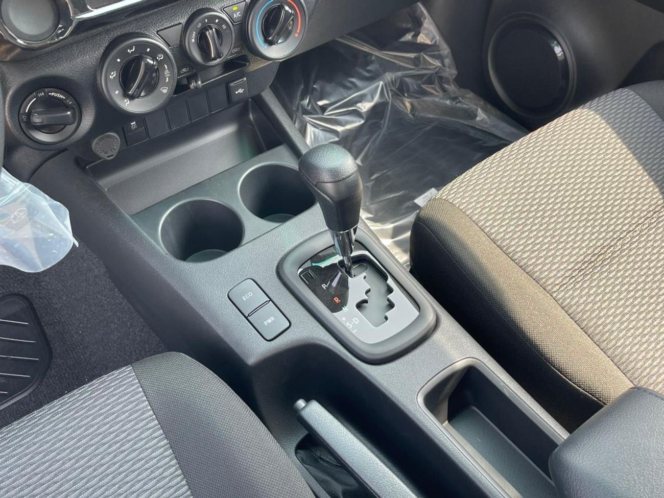 تويوتا هيلوكس Toyota Hilux Hilux 2.7 AT 4X4 DLX 2026