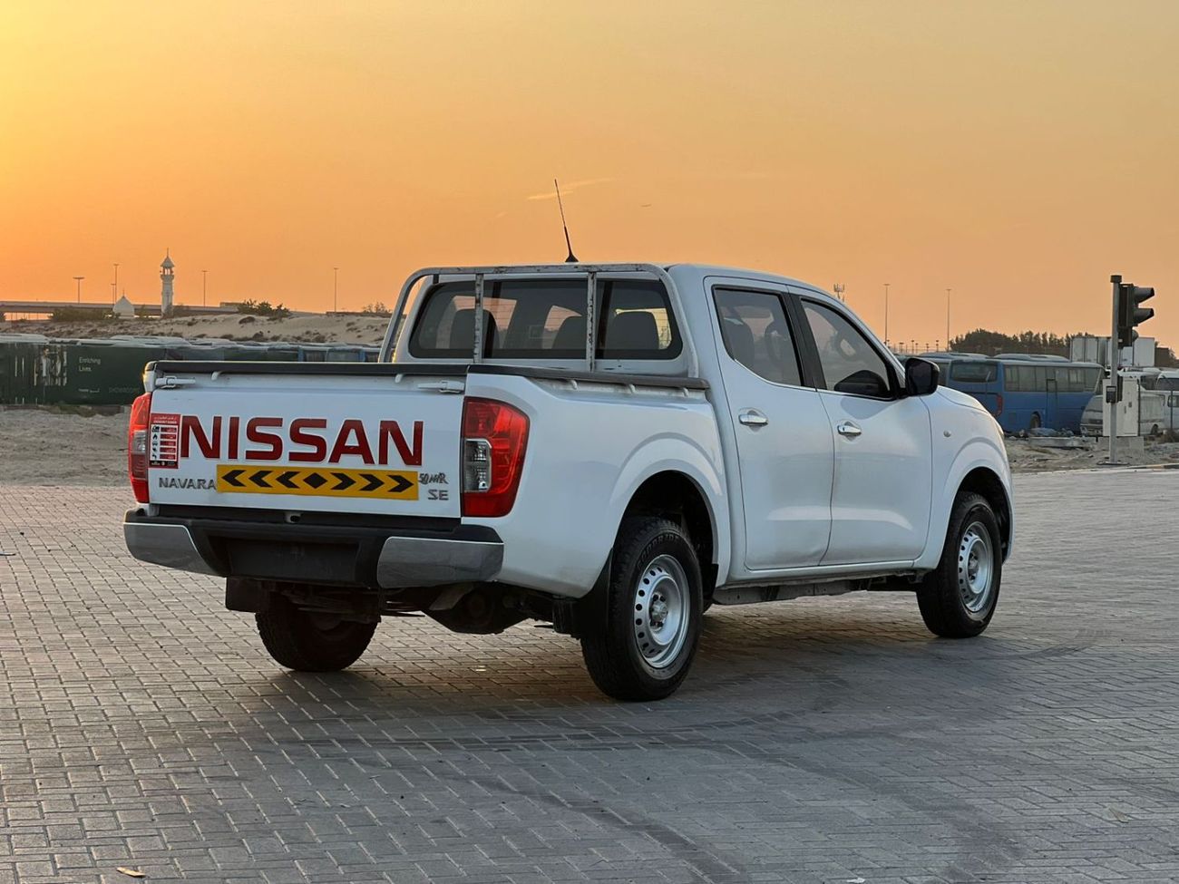 Nissan Navara Std 2.5L RWD A/T