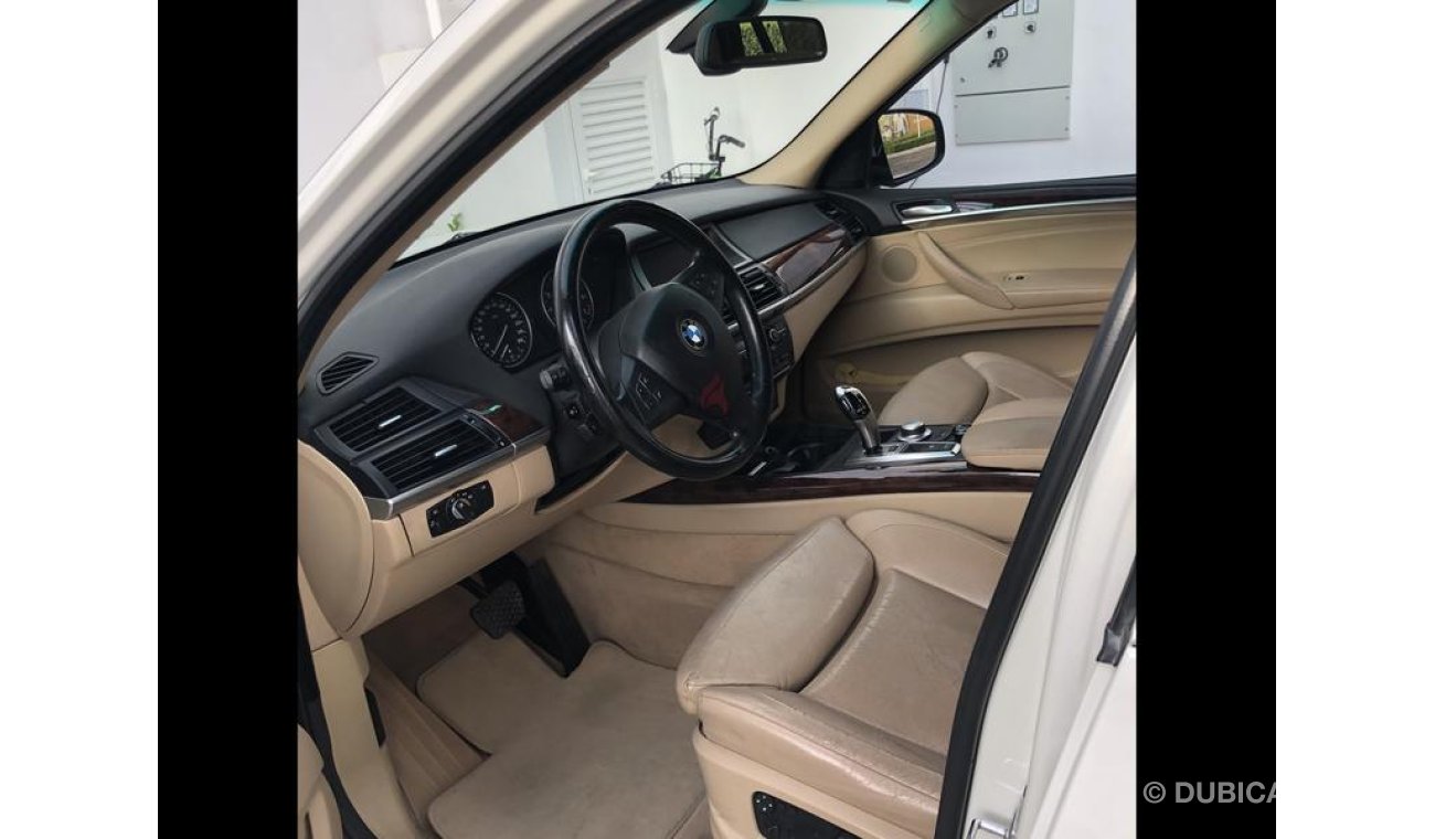 BMW X5 2007 BMW X5 4.8i 116000km Expat Owned 30000AED OBO