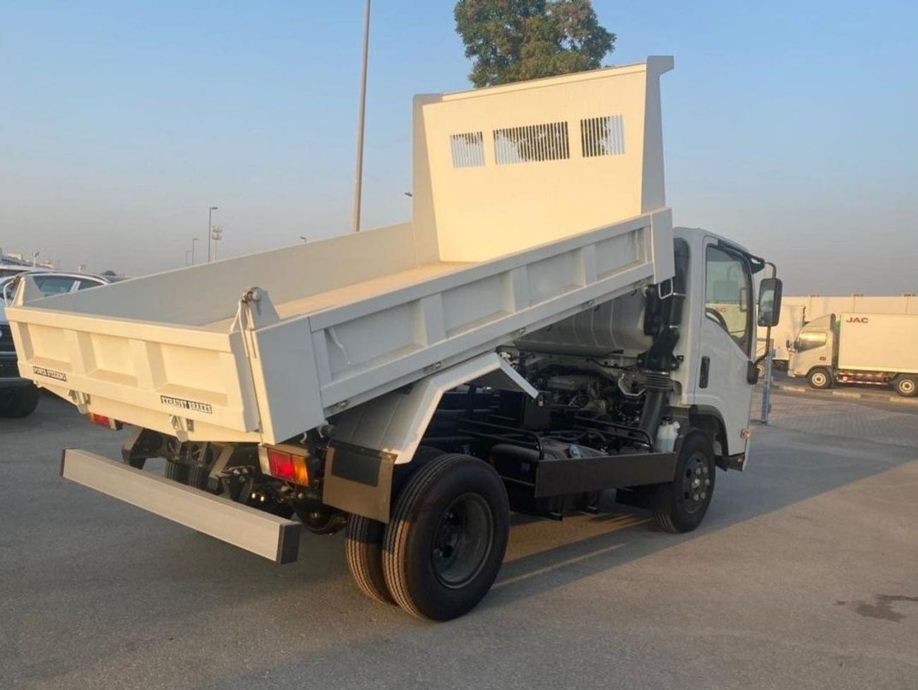 Isuzu NPR Dump Truck 4 Ton