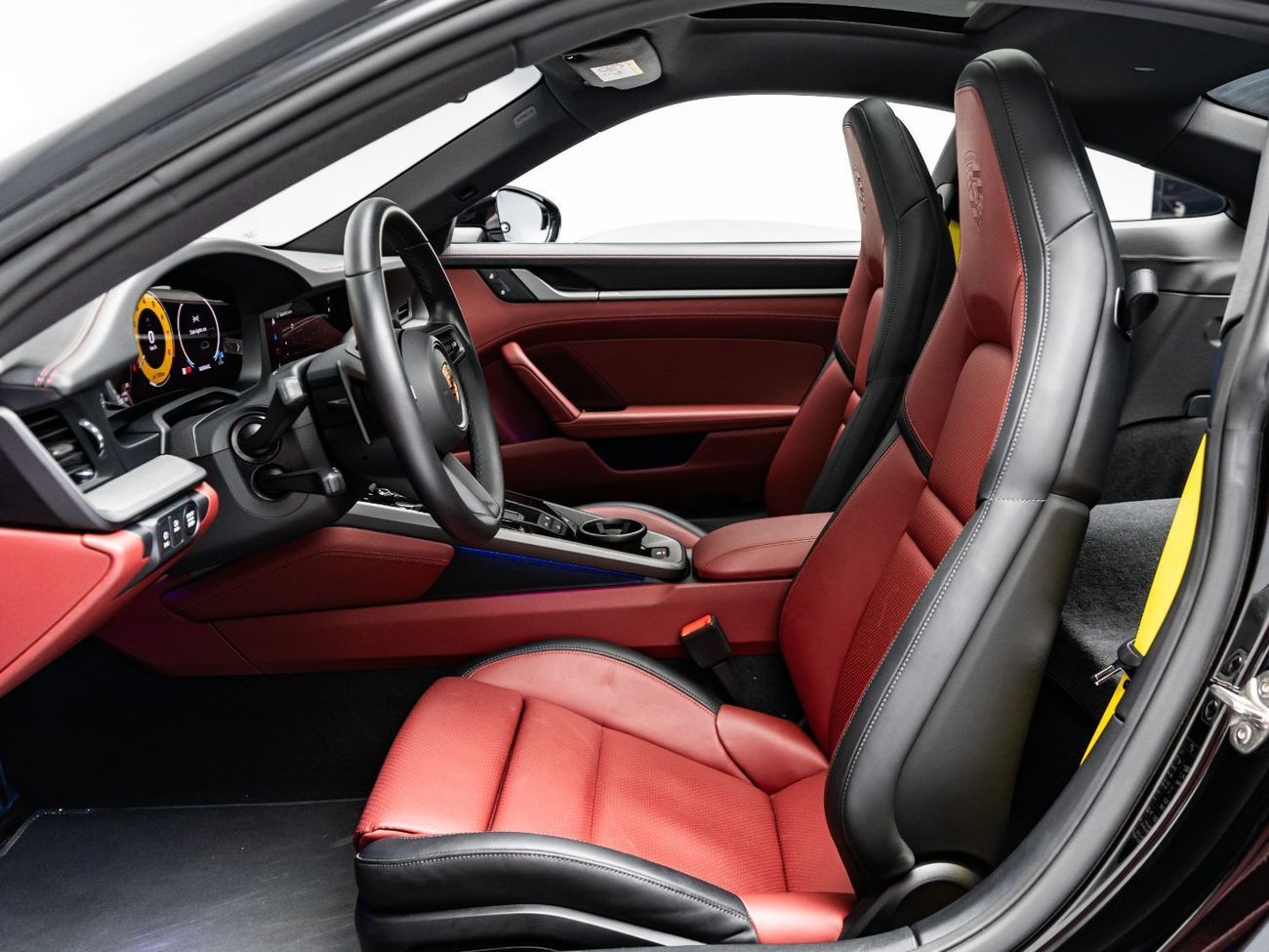 Porsche 911 Carrera 3.0L (444 HP) Coupe 2025 Porsche 911 Carrera, 3.0 TC F6 RWD, 388bhp, 8-Speed PDK