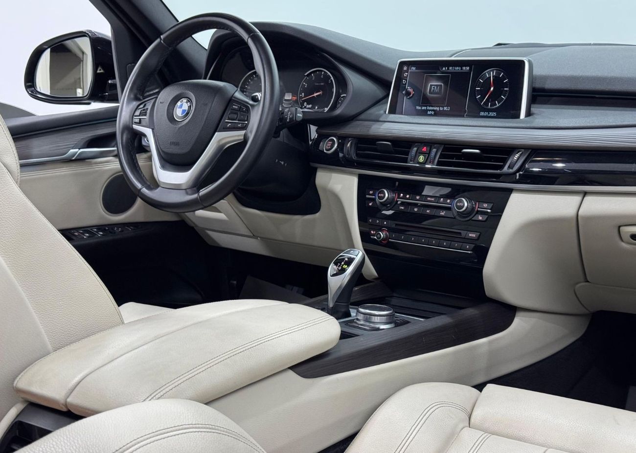 BMW X5 35i Exclusive 3.0L (7 Seater) 2017 BMW X5 xDrive35i, Feb 2025 BMW Service Pack, Full Options, 7 Seat