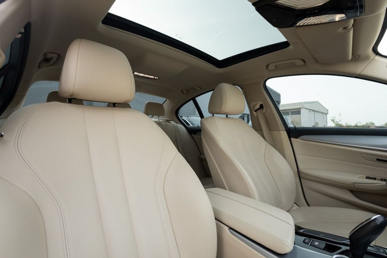 بي أم دبليو 520i Std 2.0L