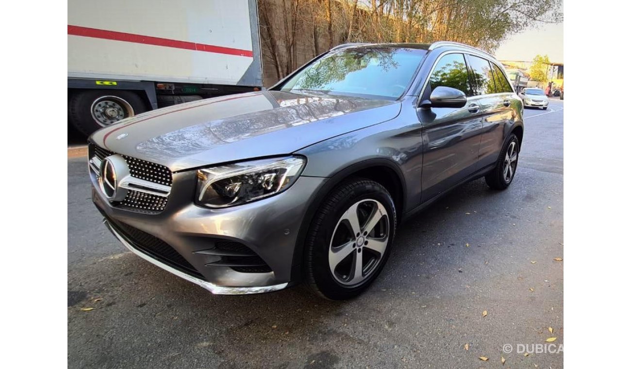 مرسيدس بنز GLC 300 Full option Clean Car