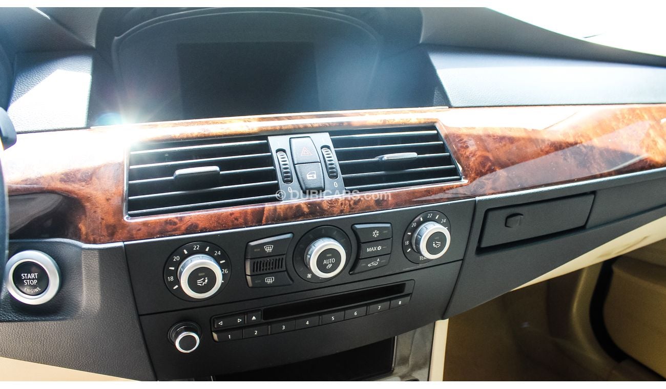 BMW 530i 2009 model Gulf specs Full options  sunroof DVD leather interiors