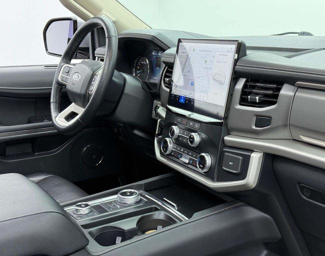 Ford Expedition XLT 2022 Ford Expedition XLT, 2028 Ford Warranty + Service Pack, Very Low Km, 8 Seater, GCC