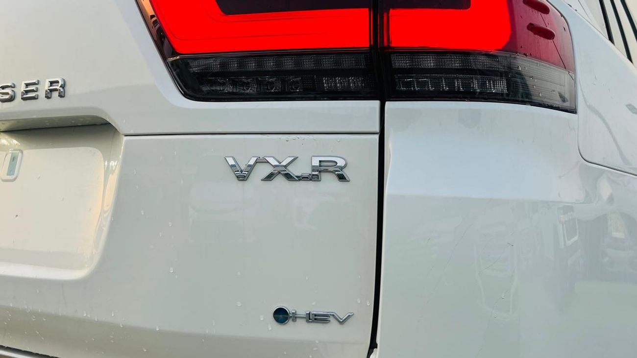 تويوتا لاند كروزر VXR
