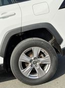 تويوتا راف ٤ XLE leather seats, push start