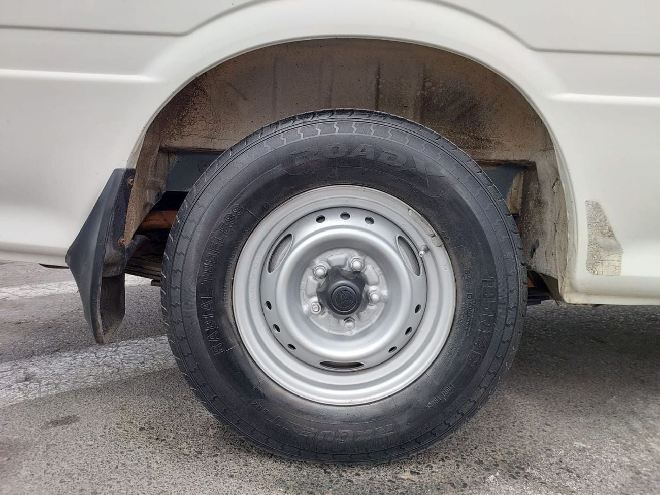 تويوتا هاياس TOYOTA HIACE VAN RHD 2000 MODEL 2.4 L PETROL MANUAL(PM02940)