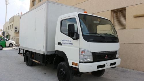 ميتسوبيشي فوسو كانتير ميتسوبيشي بيك اب مع مولد كهرباء 2007 ماشيه فقط 8000 كيلوا