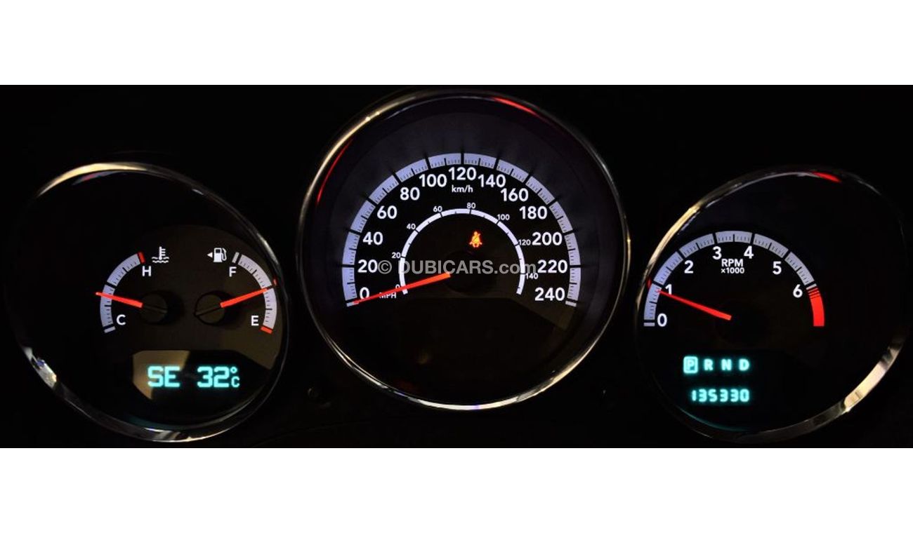 Dodge Caliber AMAZING Dodge Caliber 2.0 2011 Model!! in Silver Color! GCC Specs