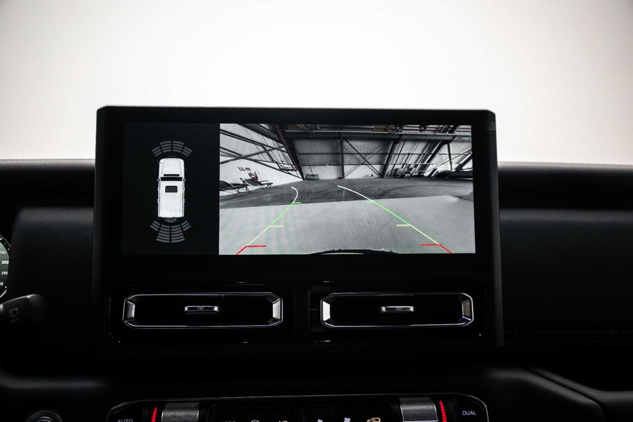 باو 212 T01 ADVENTURER 2.0L - GREEN INSIDE BLACK | EXPORT ONLY