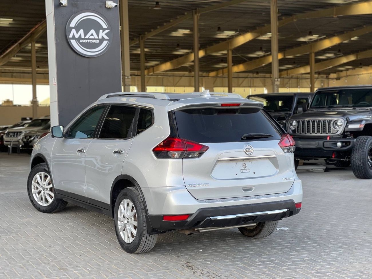 Nissan Rogue SV / 2.5L V4 / PANORAMIC SUNROOF / RADAR / 360 CAMERA / LINE KEEP ASSIST / REMOT START