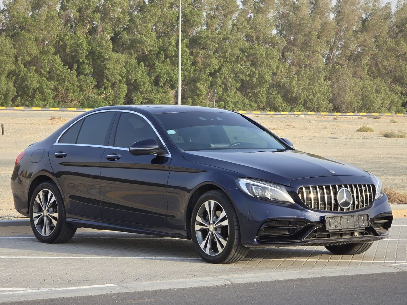 مرسيدس بنز C 220 MERCEDES C220d 2017 4-MATIC // PERFECT CONDITION // FULL OPITION