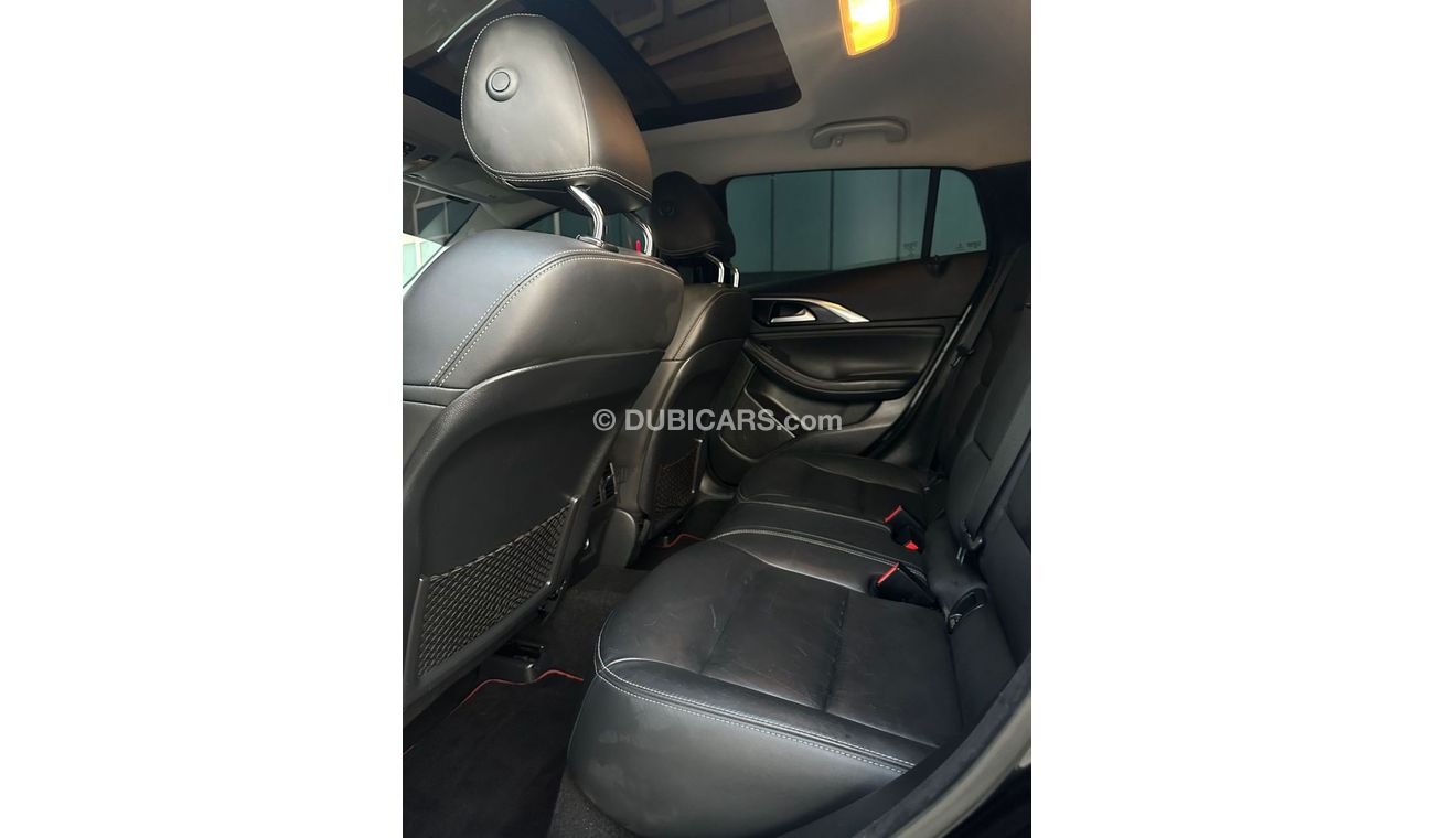 Infiniti Q30 Premium