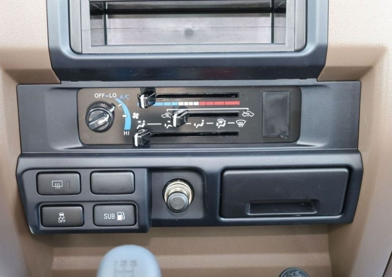 تويوتا لاند كروزر 70 LC 78 | 3 door | 4L V6 | Petrol | 4x4 | 2023