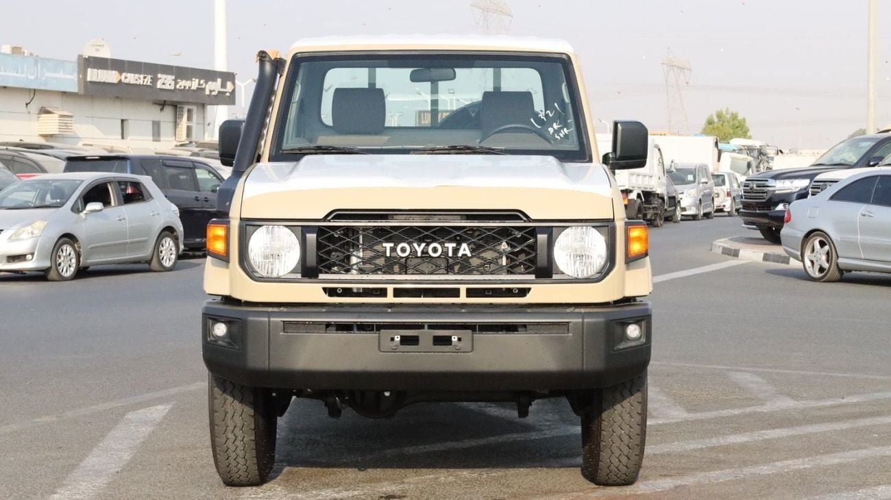 تويوتا لاند كروزر بيك آب V Std 4.0L Single Cab Utility 4WD