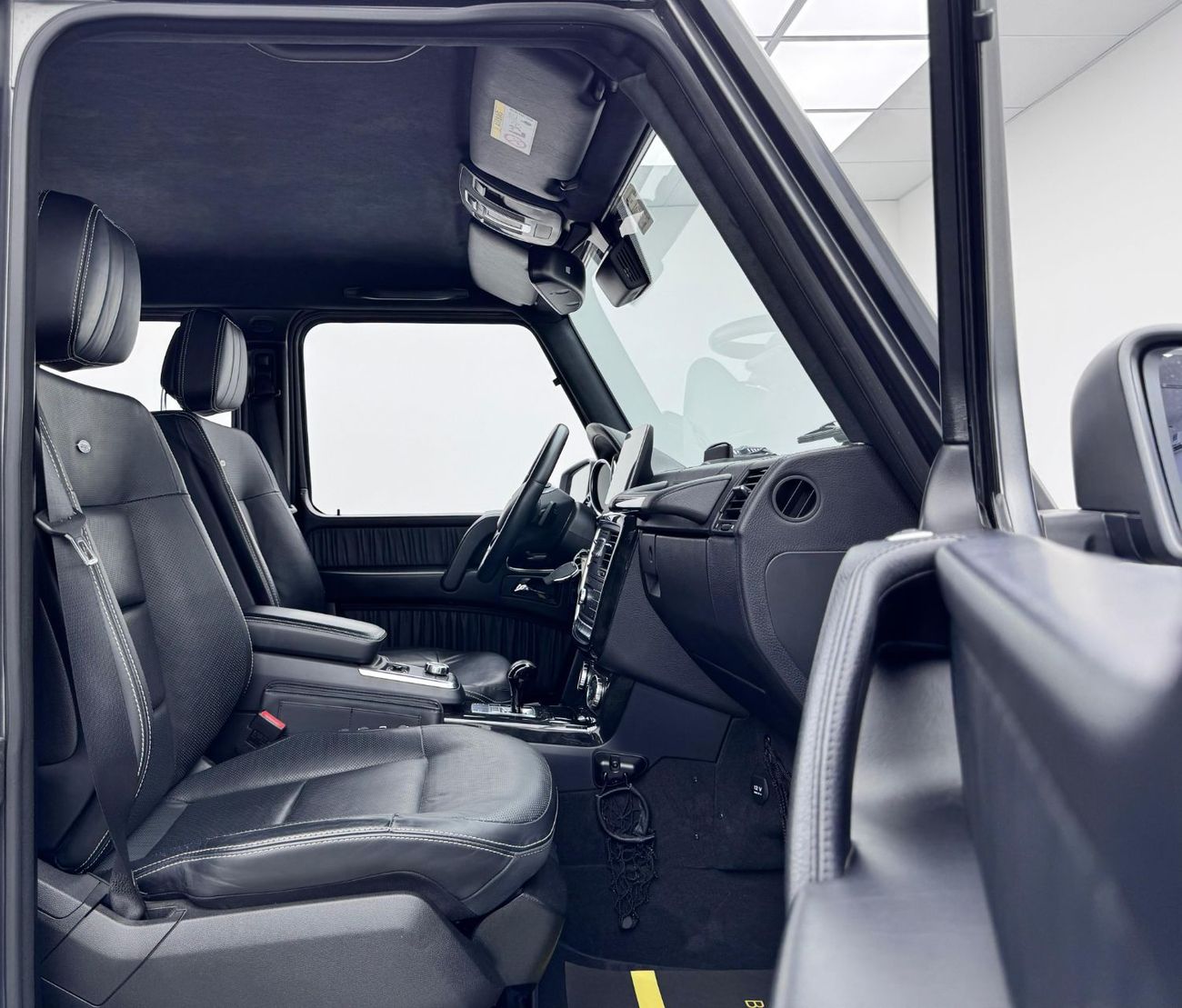 Mercedes-Benz G 500 Std 4.0L (422 HP) 2017 Mercedes-Benz G 500, wrapped in silver matt, Full Service History, GCC