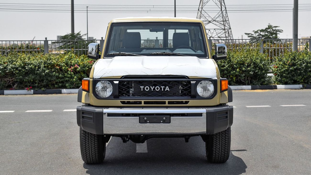 Toyota Land Cruiser 70 ECT0061 - Toyota Land Cruiser Hardtop 5 Doors - 4.0L Petrol Manual - Beige - LX