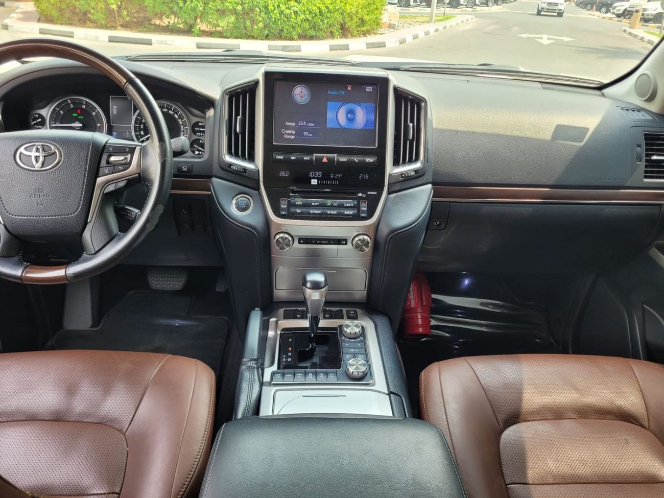 Toyota Land Cruiser VXR 5.7L 4WD