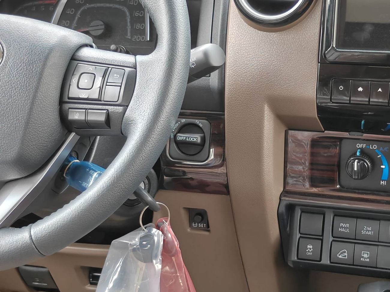 تويوتا لاند كروزر 70 2026 TOYOTA LC 76 2.8L DIESEL 4WD GCC SPEC