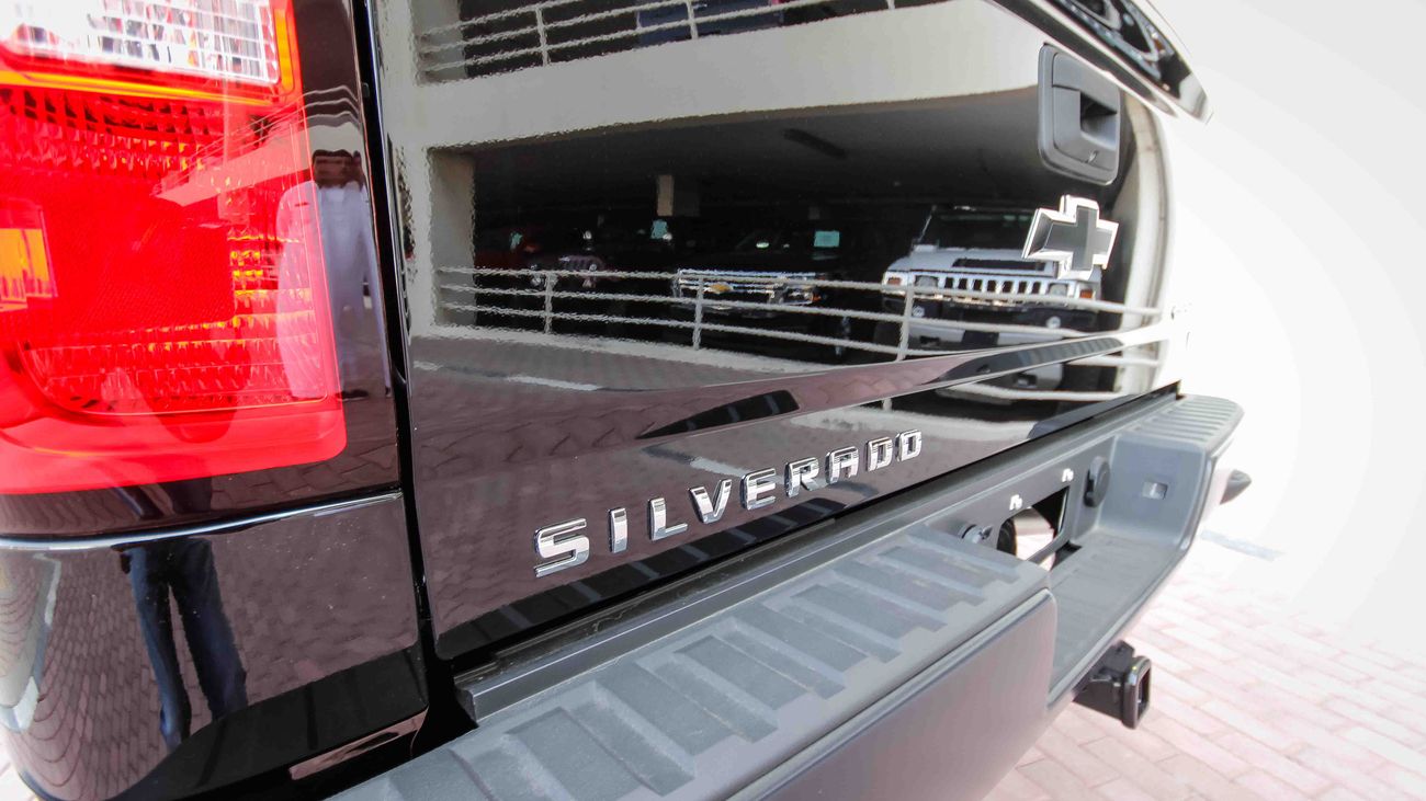 Chevrolet Silverado Black Edition