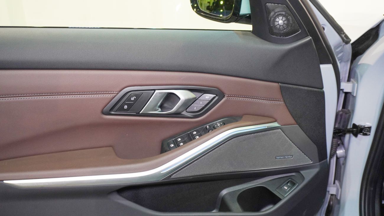 بي أم دبليو 330i M Kit