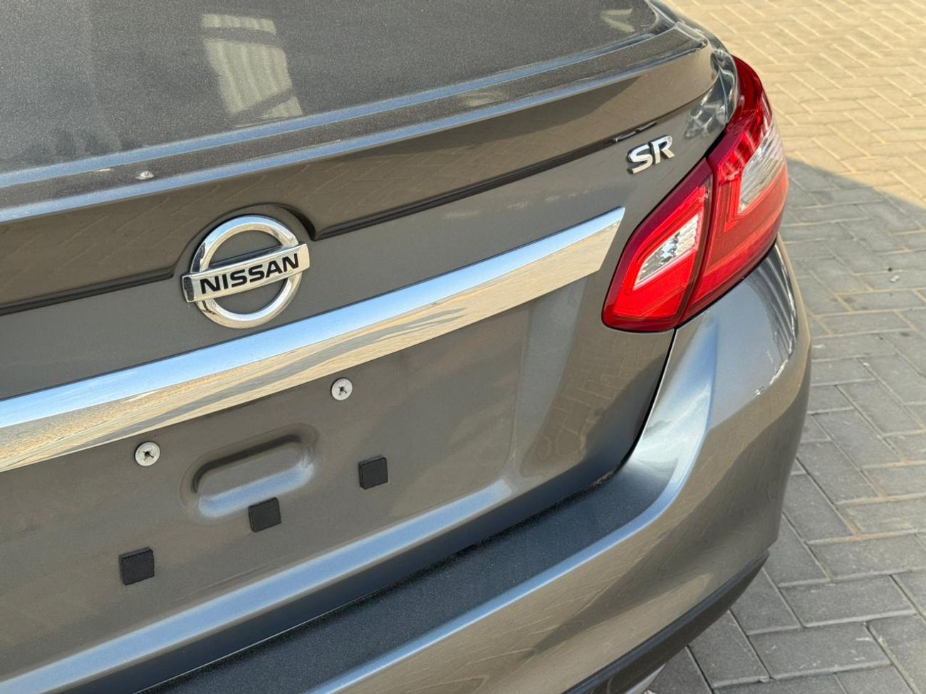 Nissan Altima SR 2.5L SR / V4 2.5L / PADDLE SHIFTERS / KEYLESS ENTRY / LEATHER / RIMS / KEYLESS START