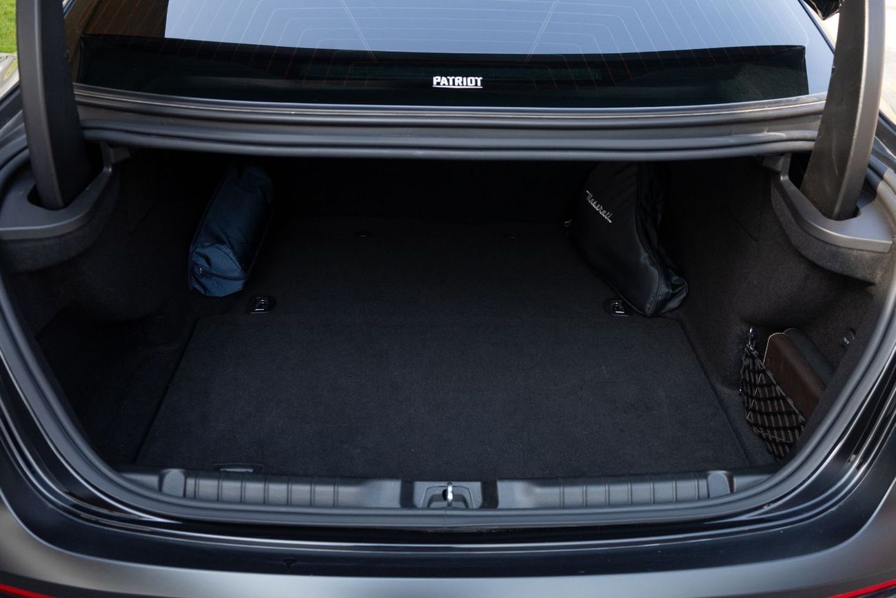 مازيراتي جيبلي GranLusso 3.0L