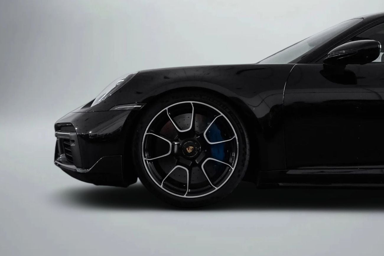 Porsche 911 STD Turbo S 3.8L (640 HP) Coupe