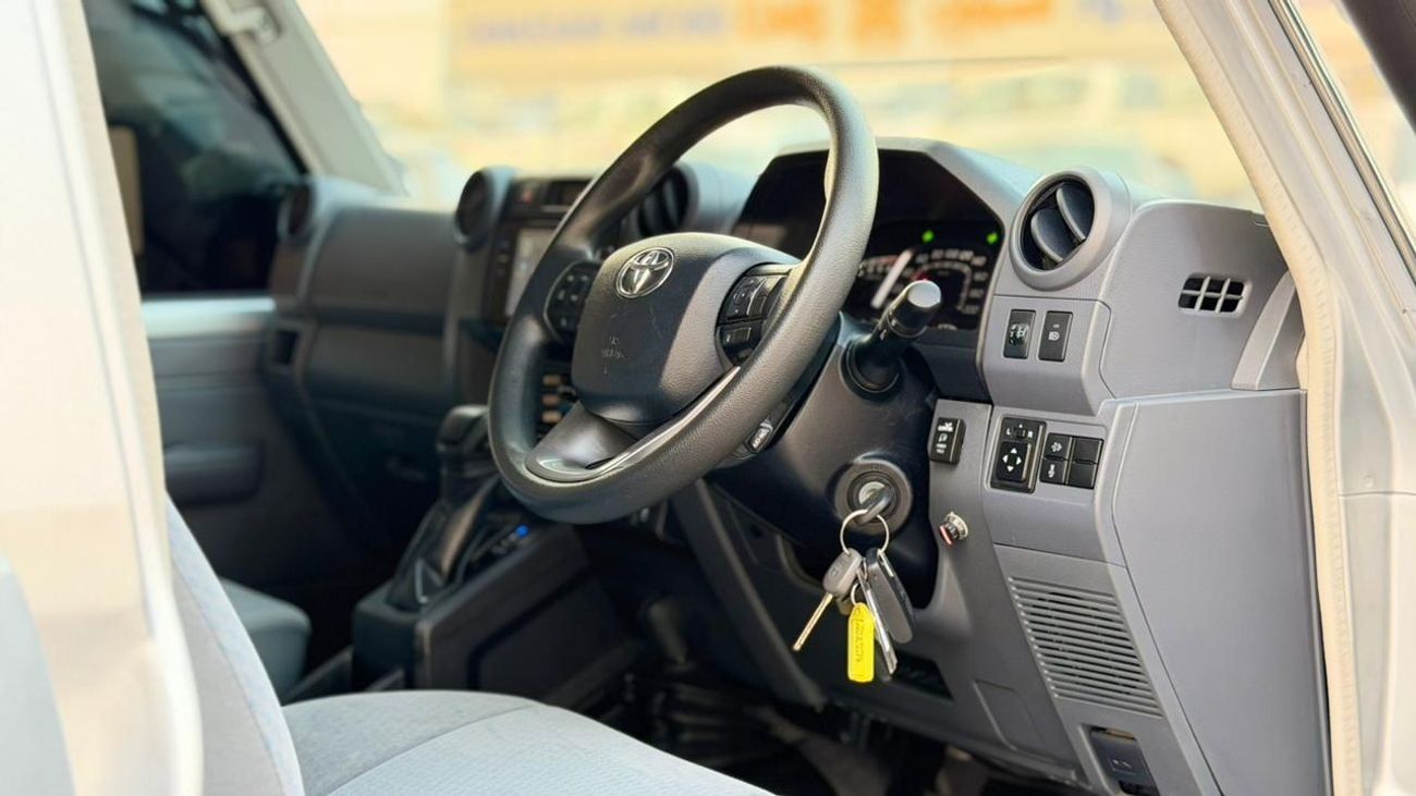 Toyota Land Cruiser Pick Up DOUBLE CABIN | X-BAR HEAVY-DUTY TOW AND RECOVERY SYSTEM | NORWELD HEAVY-DUTY ALUMINUM TRAY | 2.8L DI