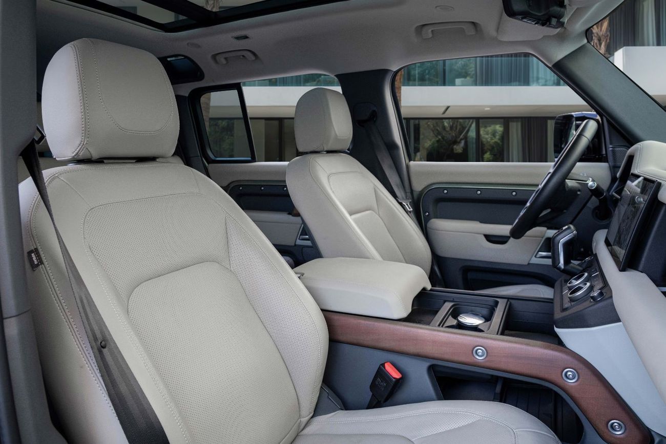 Land Rover Defender 110 P300 | 6,463 P.M | 0% Downpayment | Agency Warranty!