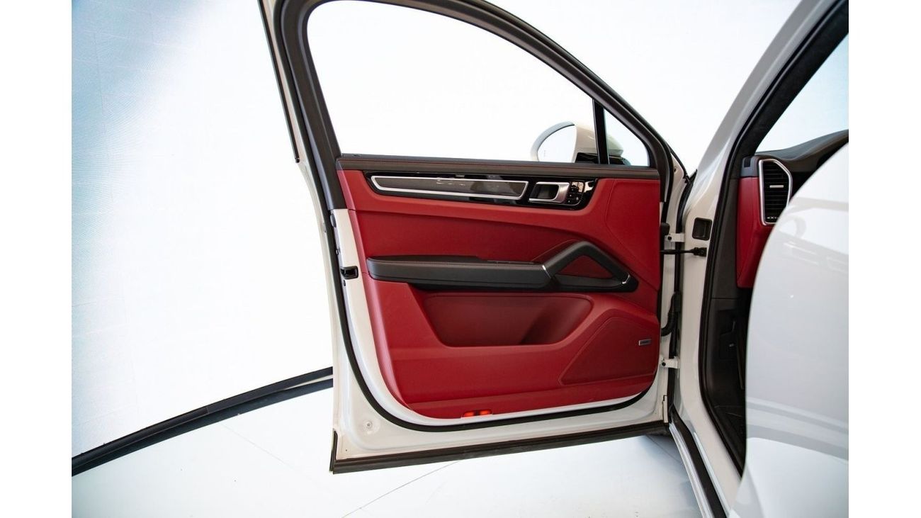 Porsche Cayenne WARRANTY DEC 2024 | CARBON FIBER INTERIOR